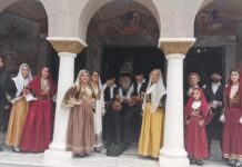 “Καλήν εσπέραν άρχοντες αν είναι ο ορισμός σας Χριστού την Θεία γέννηση να πω στo αρχοντικό σας”