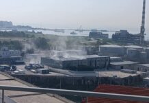 Διαρροή λαδιού και αναθυμιάσεις στις εγκαταστάσεις της Oil One στη Δραπετσώνα