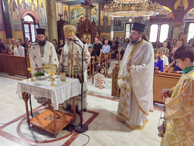 Με λαμπρότητα η εορτή του Αγίου Πνεύματος στον Ι.Ν. Υπαπαντής Πειραιώς