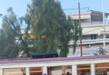 Πλημμύρισε μικρούς σκακιστές το παλιό βαγόνι του τραμ του Περάματος